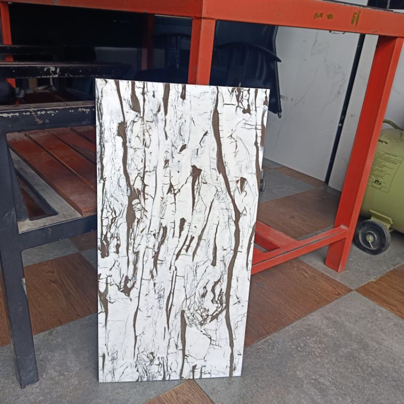 Keramik dinding 30x60 putih motip bornito white kia