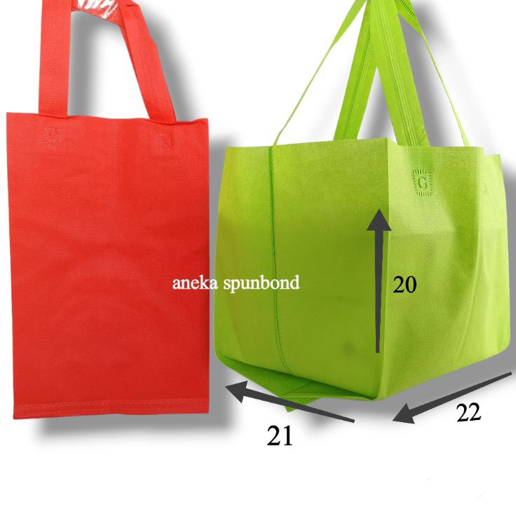

Tas Goodiebag Spunbond kotak 2x2 semi box isi 12pcs