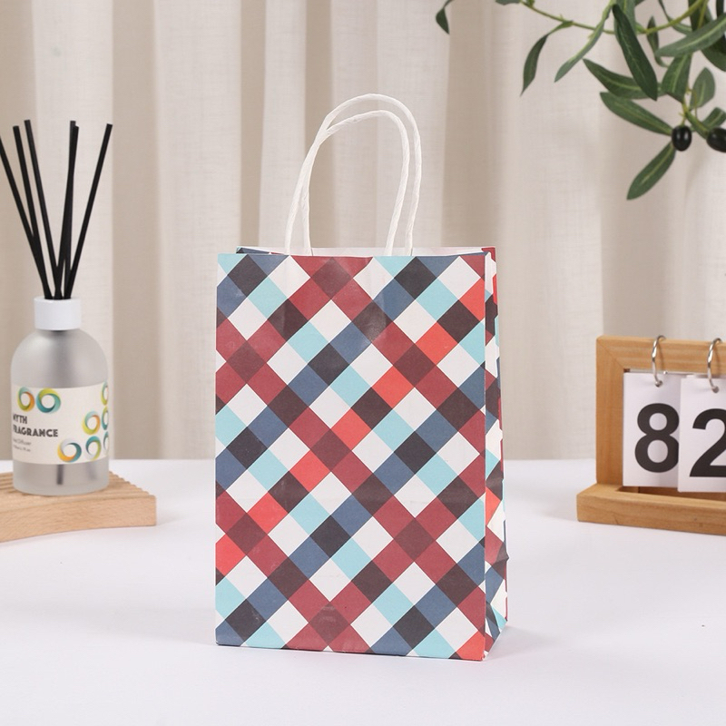 

Paper Bag.Tas Kado Motif garis. Simple Goodie Bag