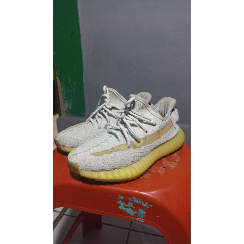Yeezy 350 v2
