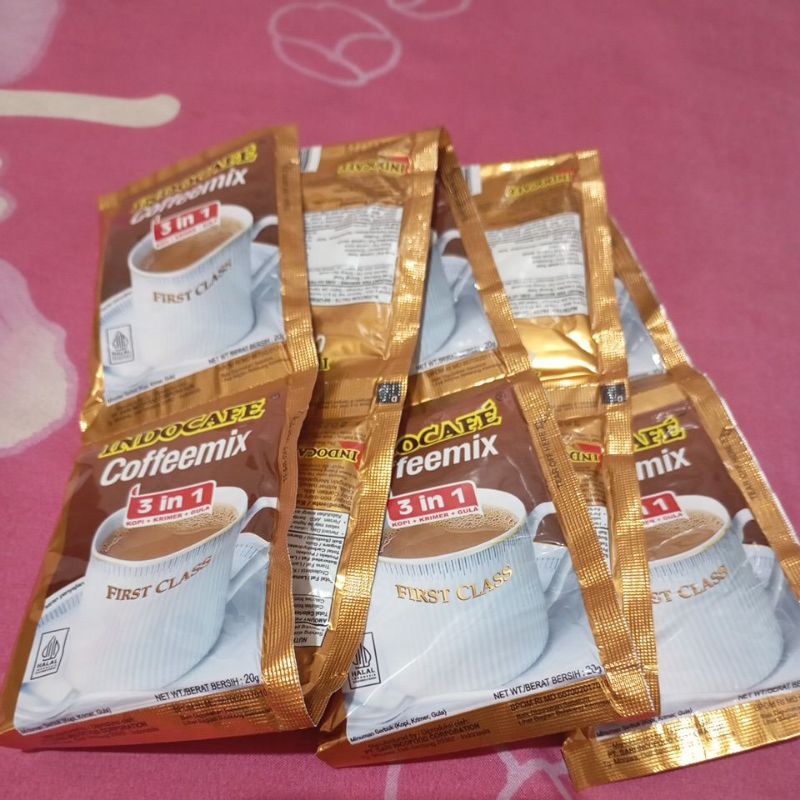 

2 renceng kopi indocafe coffeemix 20gr isi 20 sachet