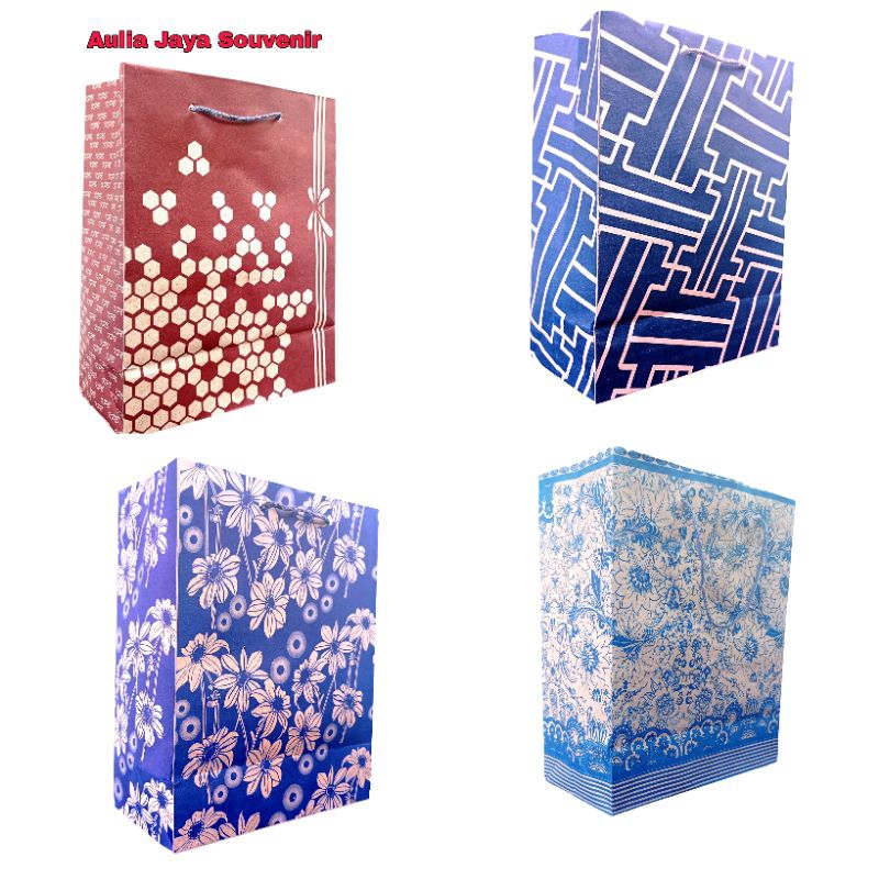 

Paperbag motif 1 warna R-7 BK ukuran 20x10x25/ harga per 1pcs