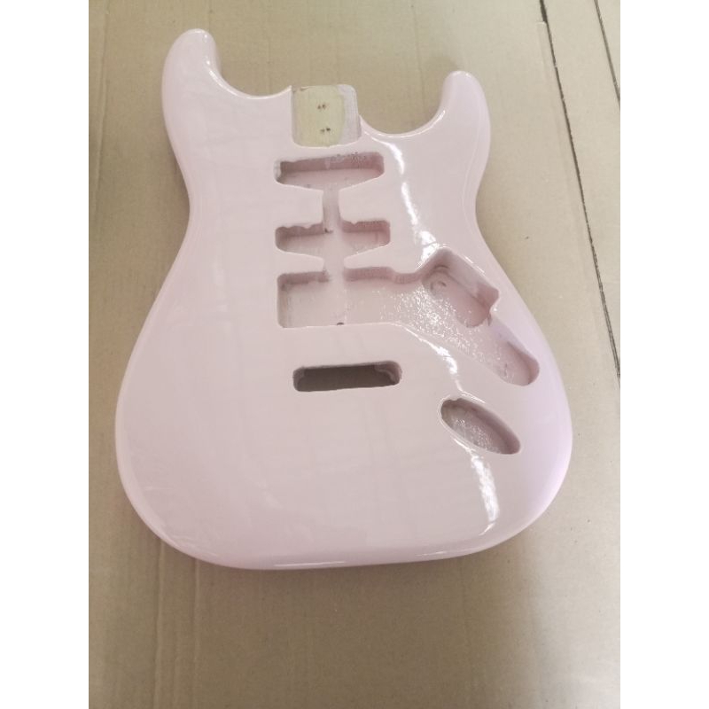 body gitar stratocaster pastel pink
