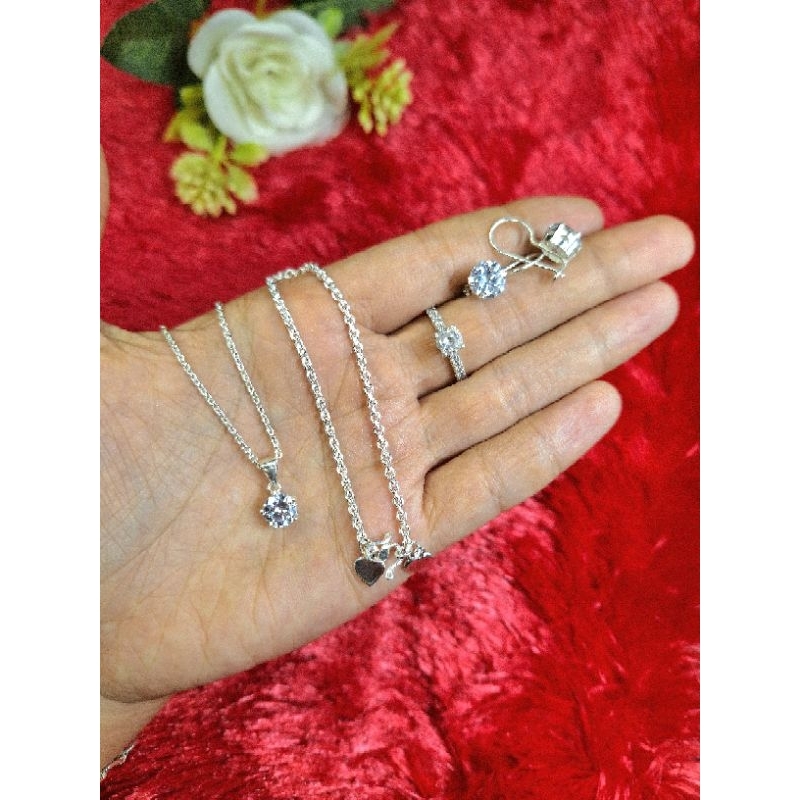 Satu Set Perhiasan Perak (kalung + cincin)