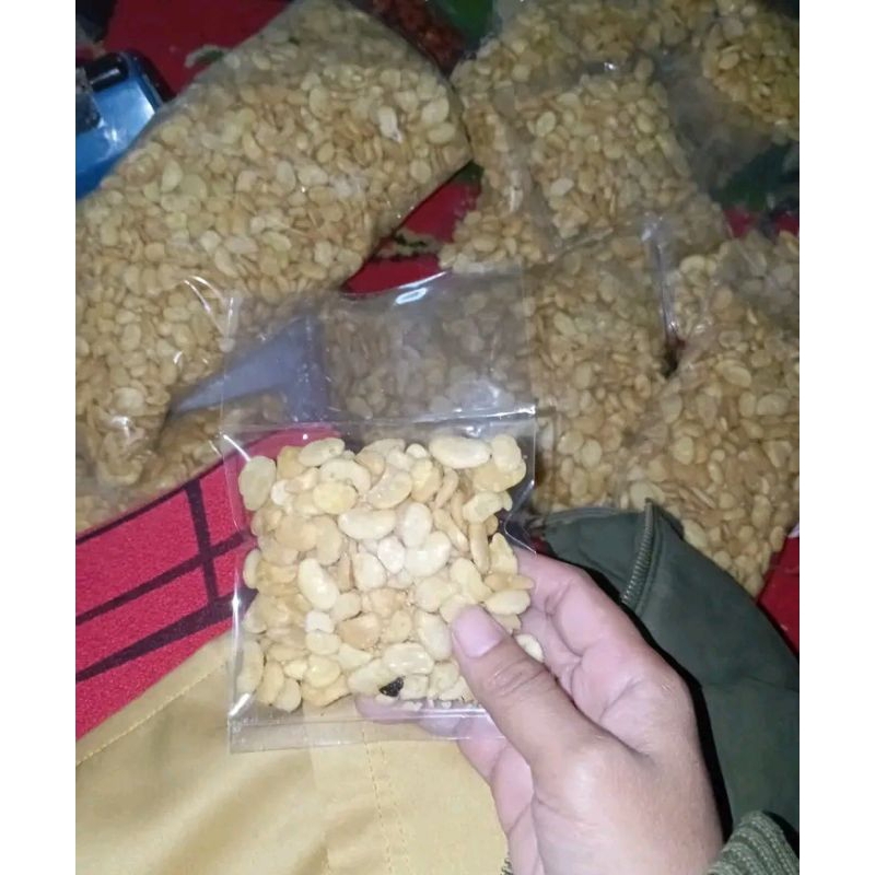 

Kacang Mersi / Koro Kupas Enak Renyah Gurih Termurah Kacang mersi kacang koro kupas gurih kacang jaipong cemilan glosir Halal premium murah cod / oleh-oleh khas Tasikmalaya / cemilan enak buat ngumpul bareng teman keluarga saudara