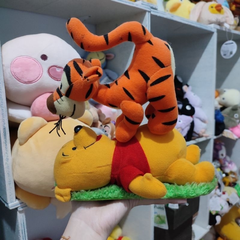 Boneka Pooh Tiger Tatakan Rumput Disney ORIGINAL