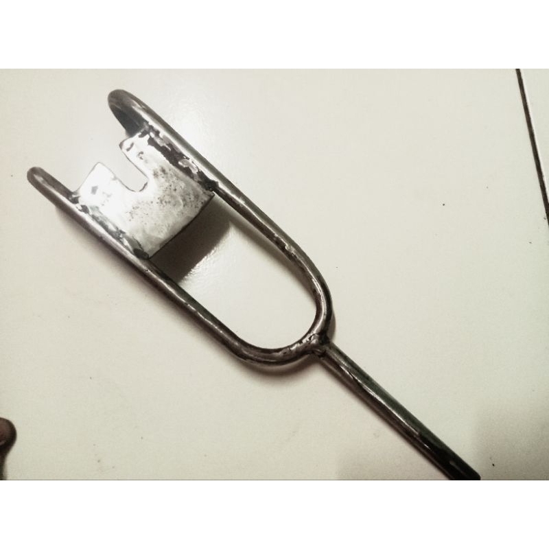 alat penekuk besi cincin behel beton.