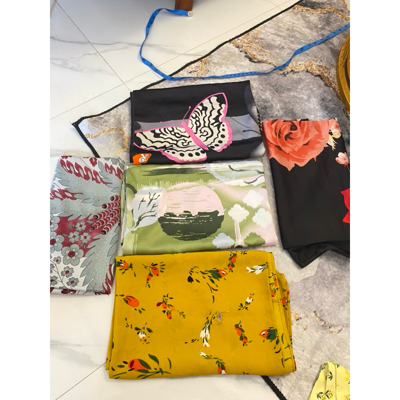 preloved hijab motif