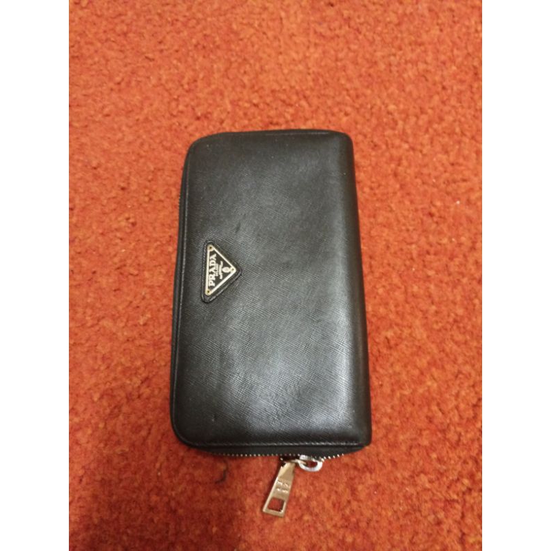 Prada wallet black