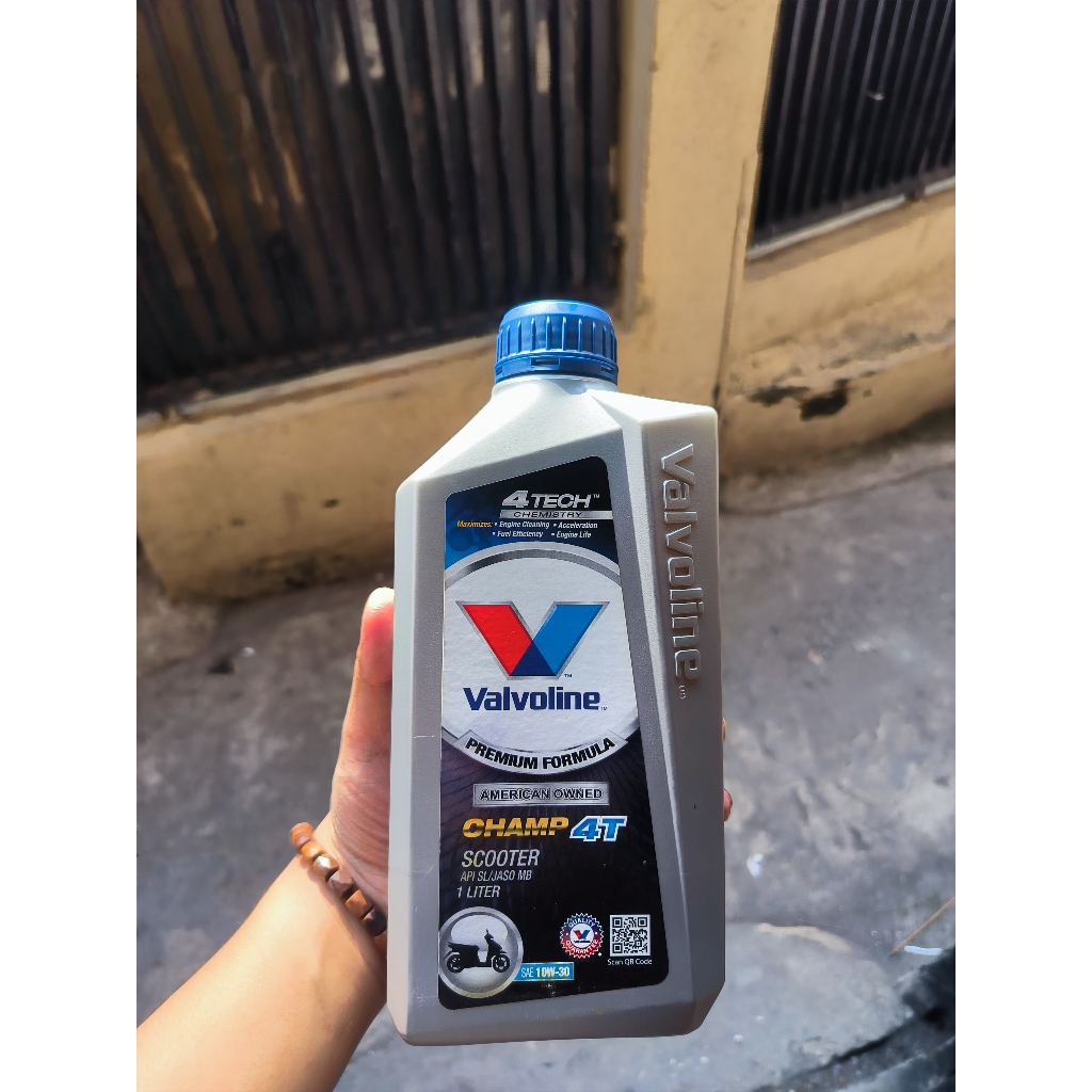 VALVOLINE OIL 1 L CHAMP 4T SCOOTER 10W30 API SL JASO MB - OLI VALVOLINE