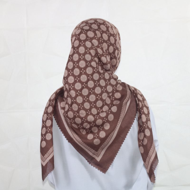 JILBAB SEGI EMPAT MOTIF POLKADOT HITAM