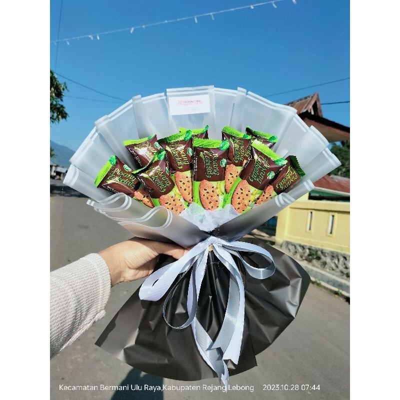 

BUKET SNACK/ BUKET WISUDA/ BUKET BUNGA/ BUKET WISUDA/ BUKET ULANG TAHUN