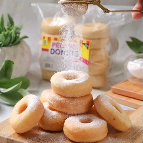 

Donat Kentang Pelangi Jumbo gula salju frozen premium isi 10