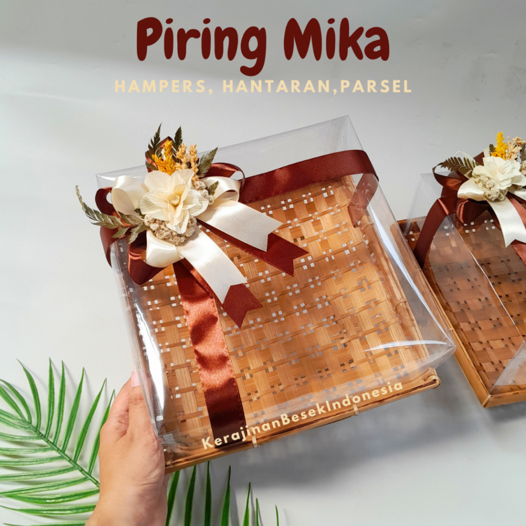 

BOX MIKA HANTARAN PERNIKAHAN /HAMPERS PITA CANTIK Piring kotak banyak ukuran mika parsel murah bambu