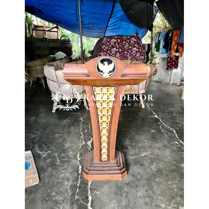 mimbar podium / mimbar pidato / mimbar universitas / mimbar pemerintahan / mimbar kayu