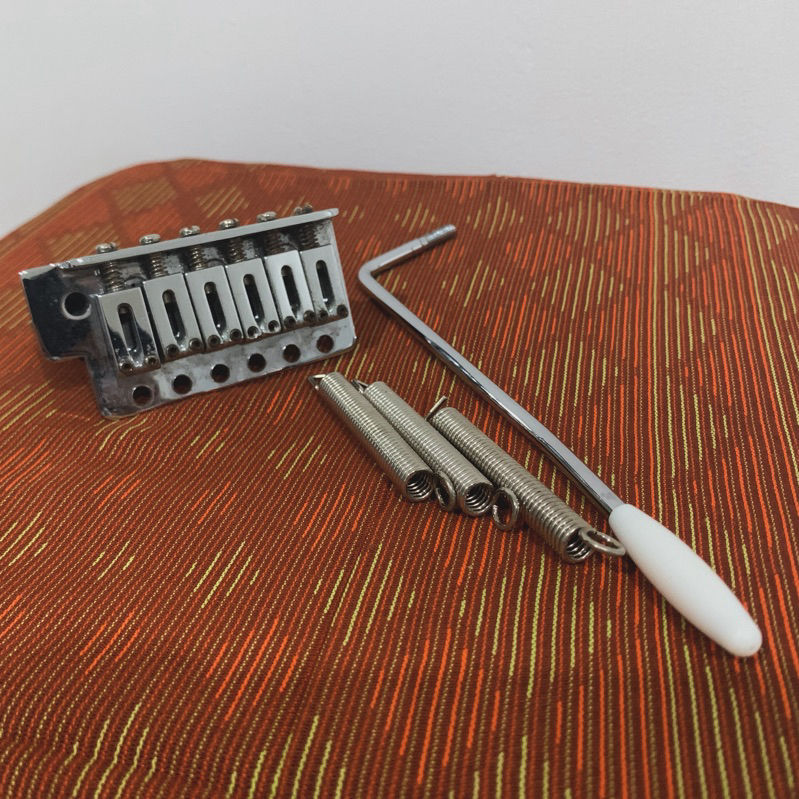 Bridge Tremolo Gitar Yamaha Pacifica 112Vm