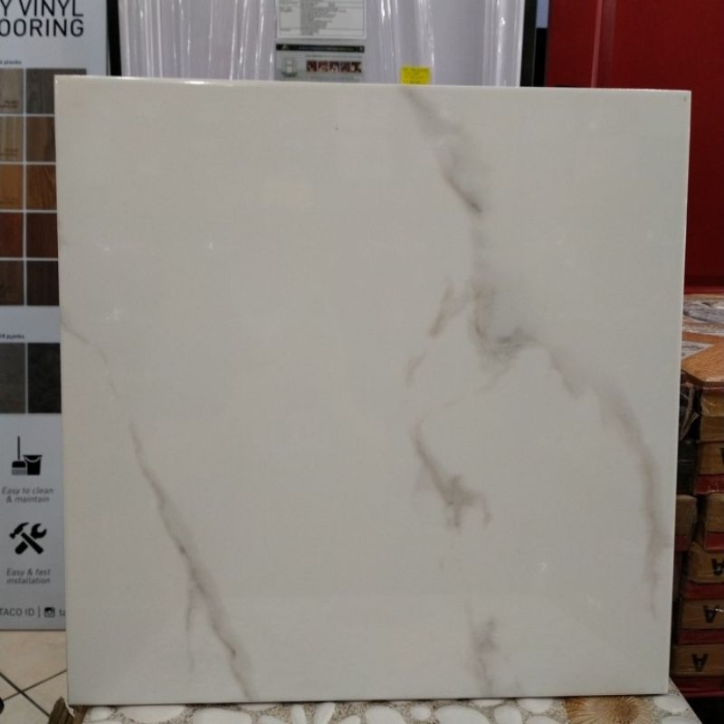 Keramik lantai glossy putih motif Platinum dominic grey 50x50