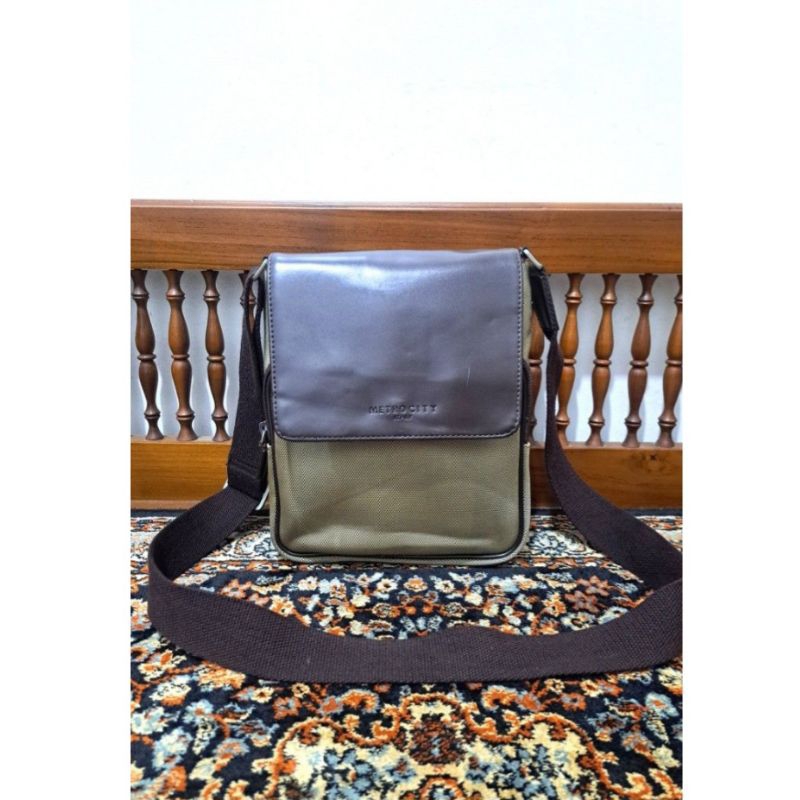 tas sling bag metro city italy