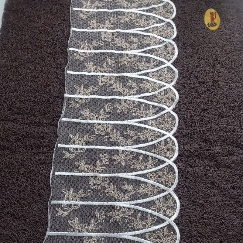 Renda tile bordir kembang  lebar besar 20cm -  30cm (harga per meter).