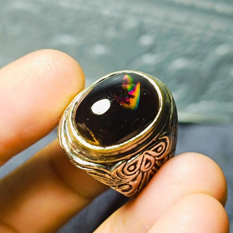 Natural Batu Kecubung Pelangi Hitam