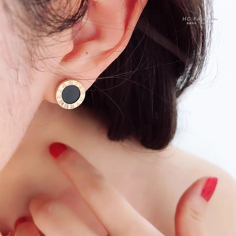 Anting Bulat Romawi Hitam Titanium Anti Karat Anti Luntur, Asesories Perhiasan Cewek Cowok Terbaru T