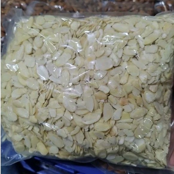 

ALMOND SLINCE IRIS TIPIS MENTAH 1KG