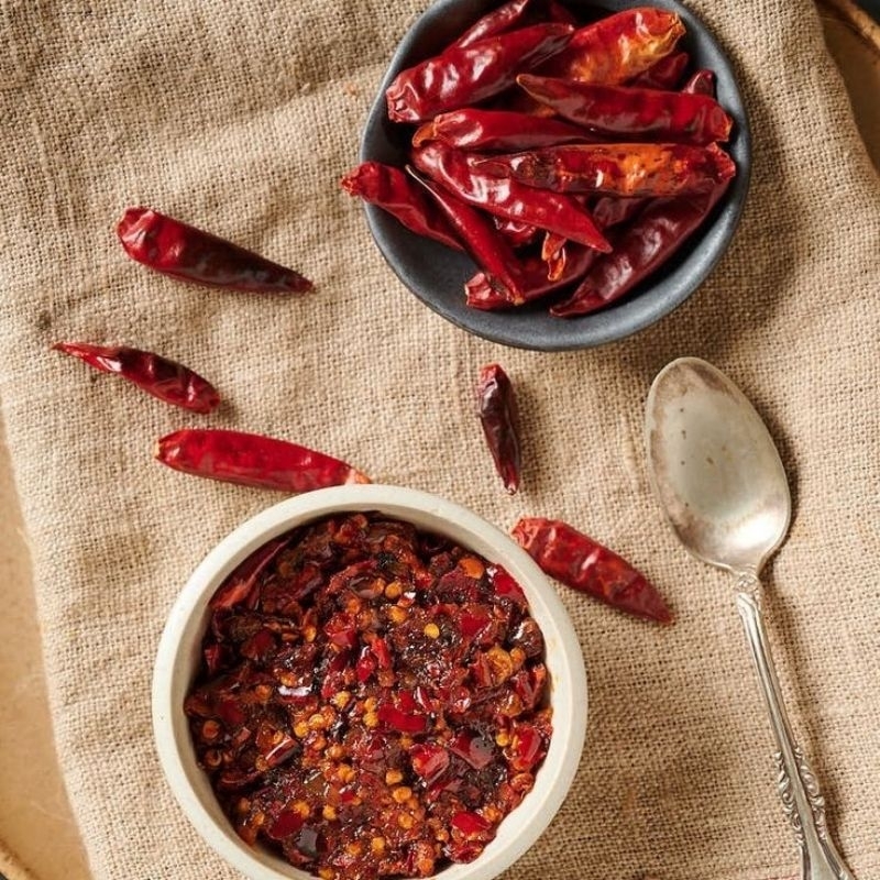 

PREMIUM Chili Oil 200gr/Chiu Chow style Chili Oil/HALAL/minyak cabai halal dimsum dumpling/Bahan Premium
