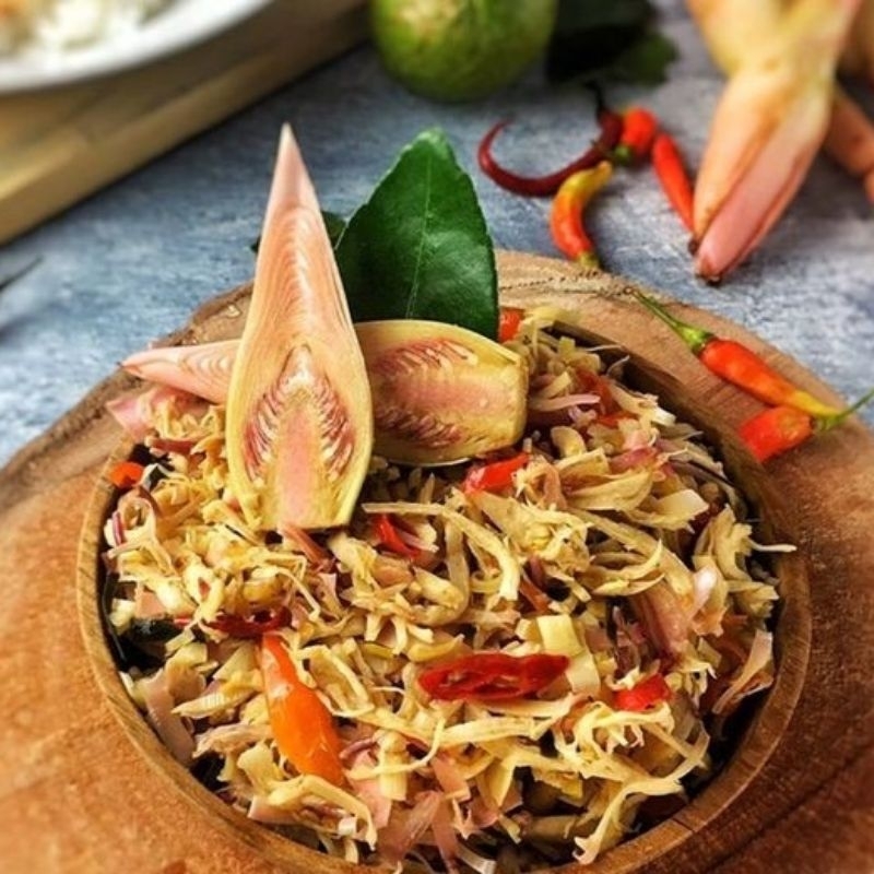 

LAUK AYAM Suwir Kecombrang [300GR]/Sambal Kecombrang/lAyam mercon Bumbu Kuning kecombrang Vakum/balado kecombrang ayam/ayam kecombrang suwir siap saji