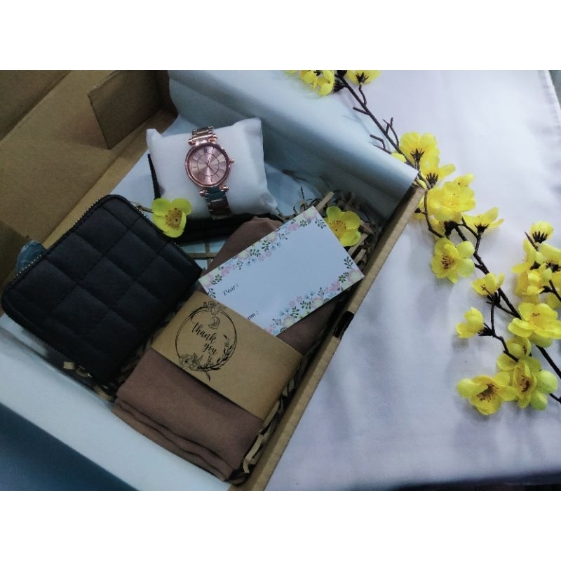 

HAMPERS MURAH ULANG TAHUN CEWEK ANNIVERSARY WISUDA