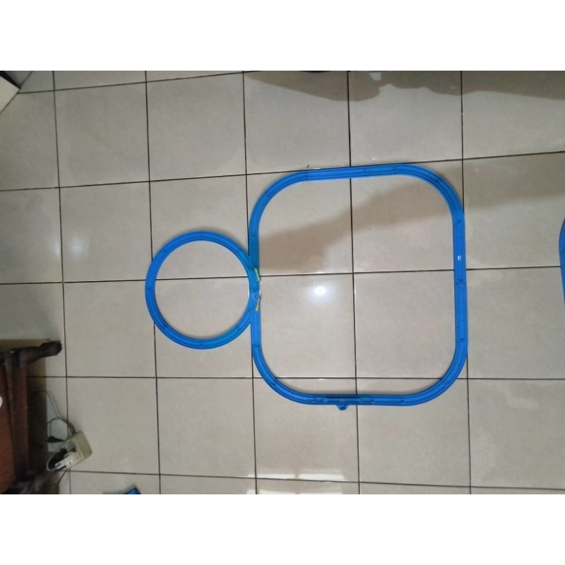 rel kereta Thomas merk Tomy ori