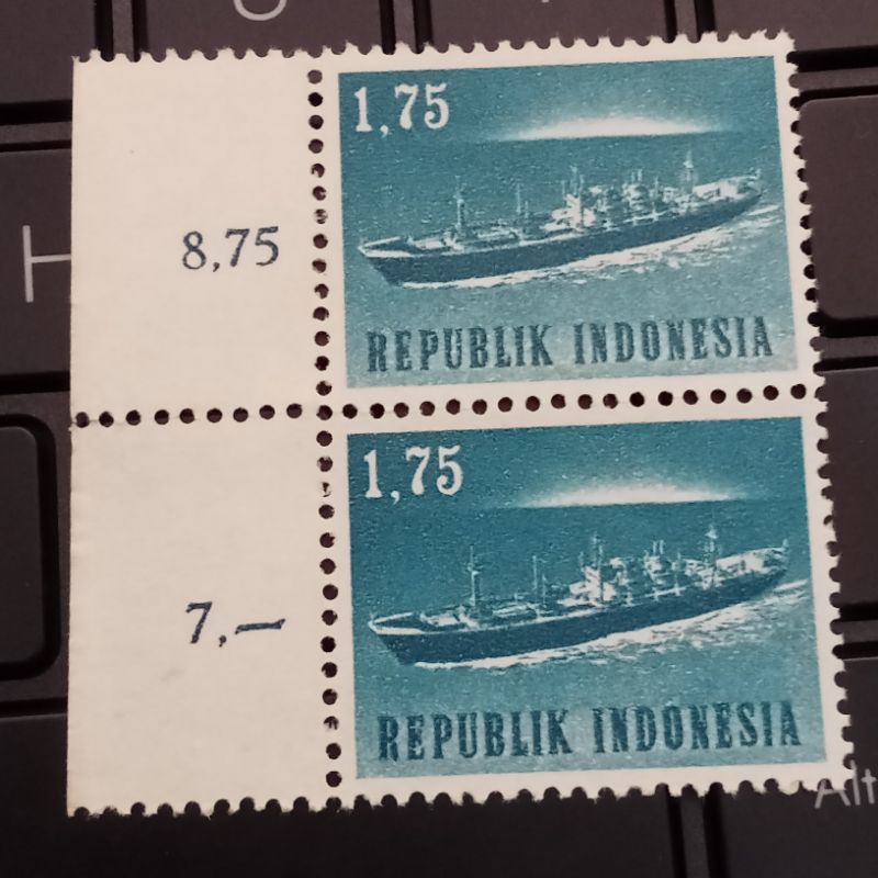 

Perangko Kuno Kendaraan dan Lalu Lintas Blok 2 Keping 1.75 Rupiah Mint - Prangko