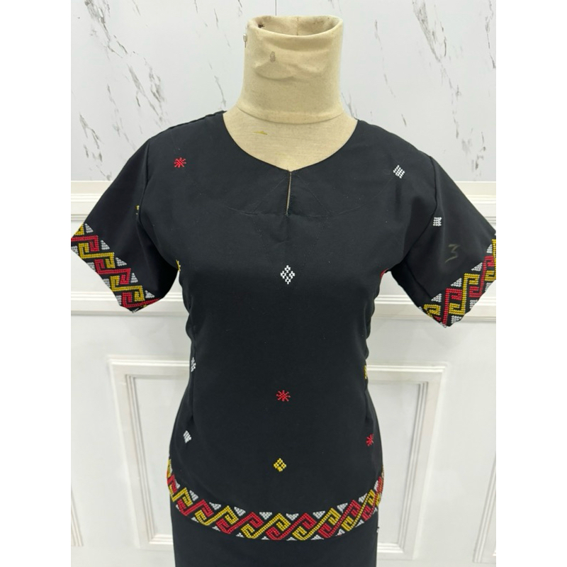 Set Baju Toraja Wanita Hitam