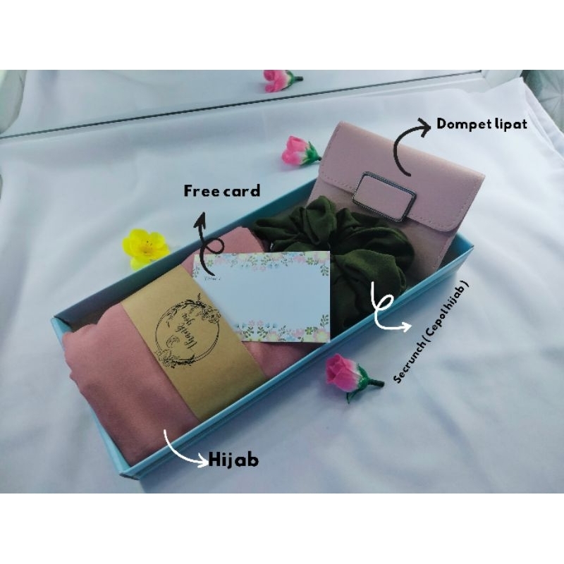 

HAMPERS CEWEK MURAH ULANG TAHUN ANNIVERSARY PAKET WISUDA