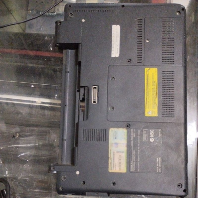 Sony vaio PCG-51511W Casing bawah