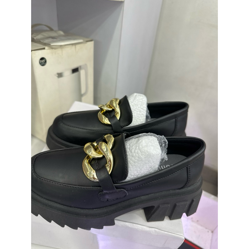 sepatu kronikel