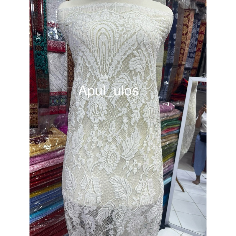 Brokat Bahan kebaya pengantin warna putih broken white ukuran 2,5 m x 1,4m