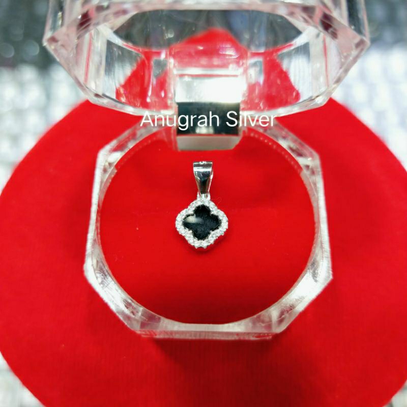 Liontin Clover model fashion bunga mata hitam perak asli 925 mata putih keliling full kilau/Silver l