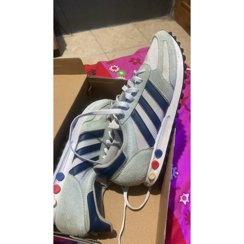 LA TRAINER CRYSTAL WHITE USE