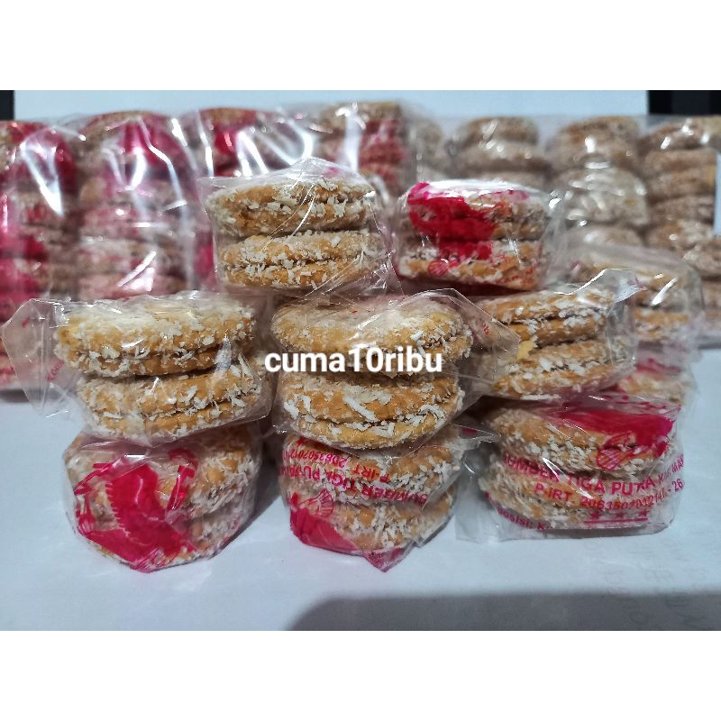 

READY Buy1 Get 1 FREE roti Marie Kelapa 1pack isi 20pcs