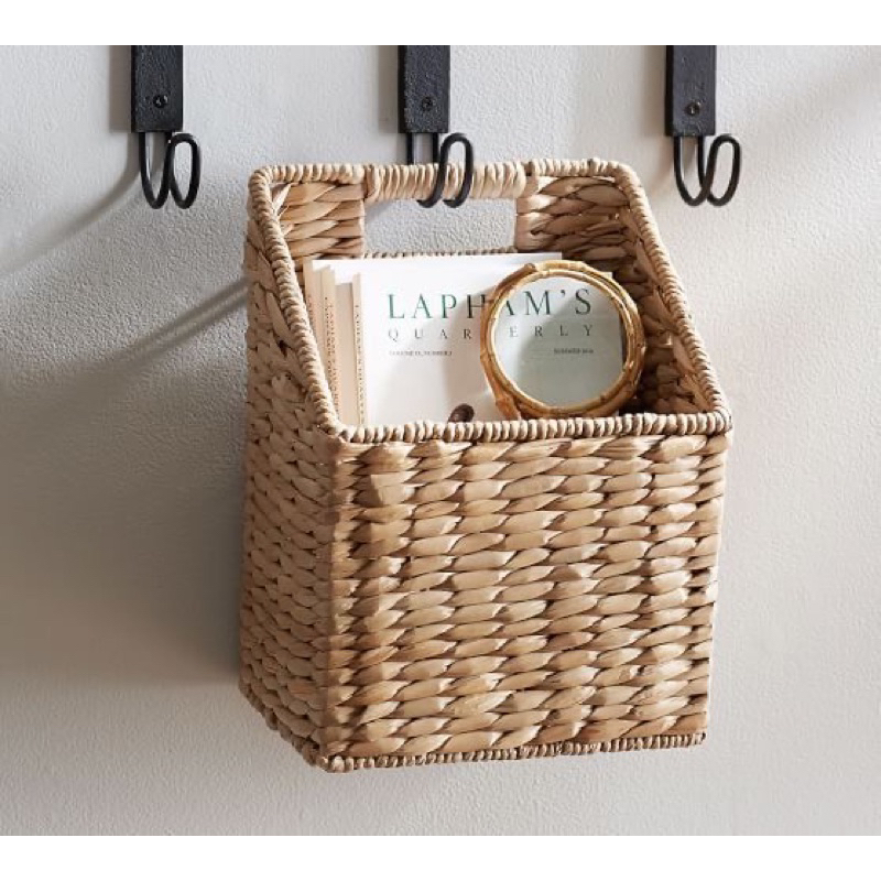 

KARSALA Akasa Hanging Pot Rangka Besi Anyaman Eceng Gondok | Basket Pot Gantung Enceng | Tempat Penyimpanan | Cover Pot | Tempat Sabun Majalah Buku Aesthetic