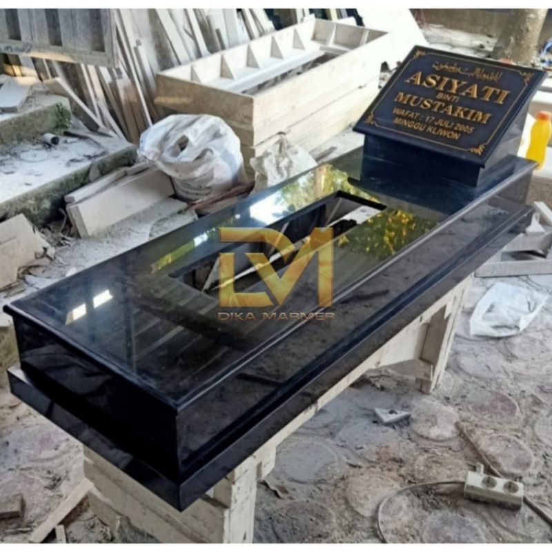 Kijing Batu Granit Hitam