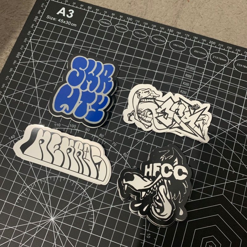 

STIKER HELM ANTI AIR GRAFFITI ROAR STIKER HELM STIKER MOTOR STIKER LAPTOP