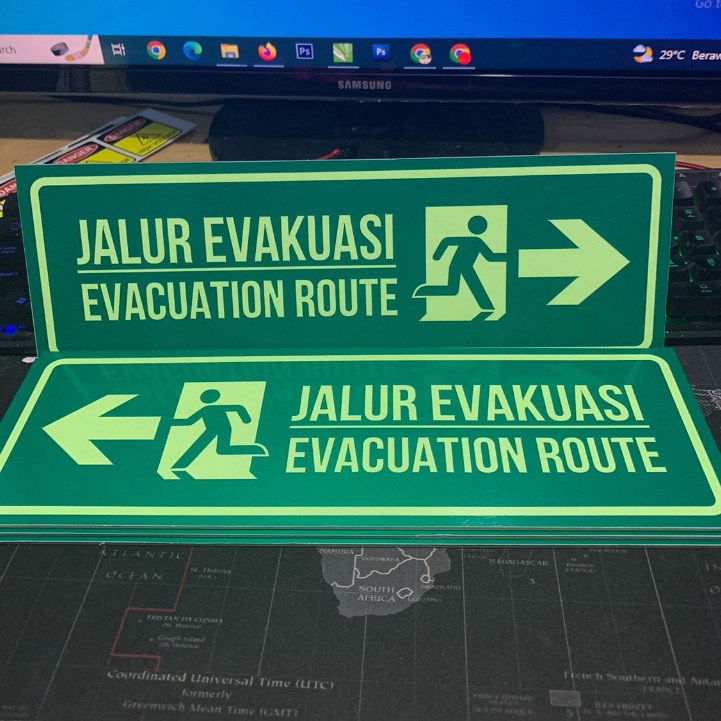

Sign Jalur evakuasi 2 bahasa glow in the dark ukuran 1cm x 3cm