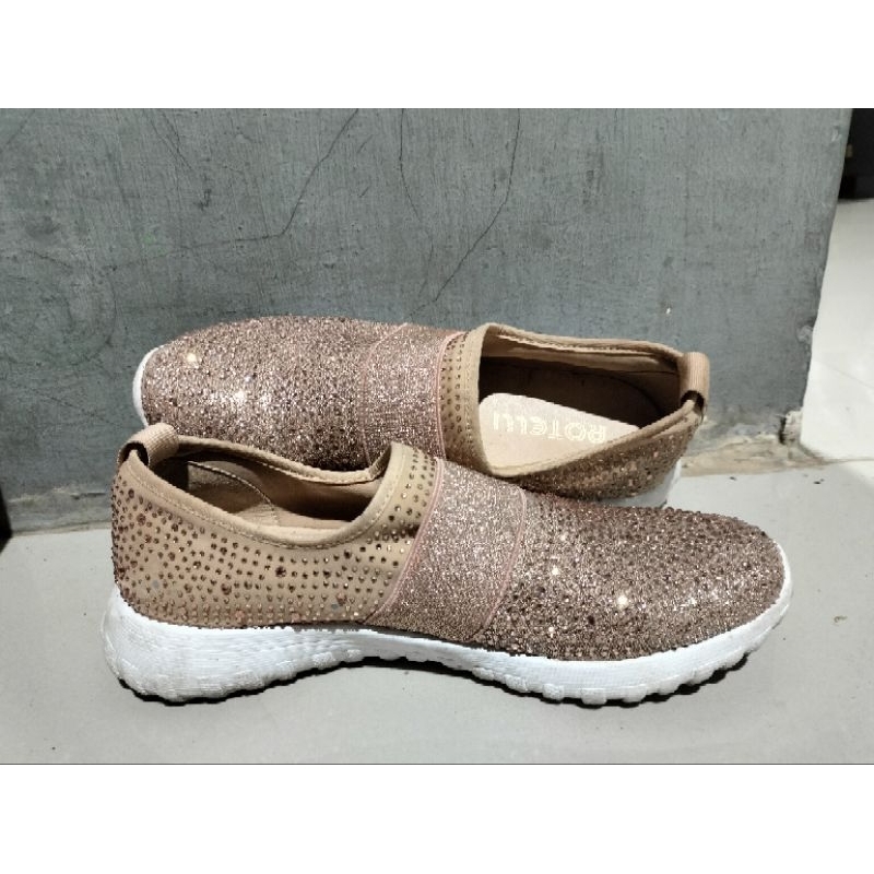 Preloved Sepatu Rotelli