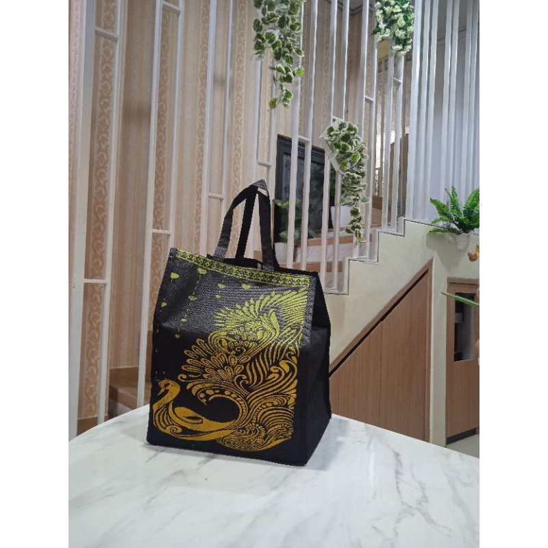

(1Lsn isi 12 pcs) Tas hajatan dus 22 harga perlusin