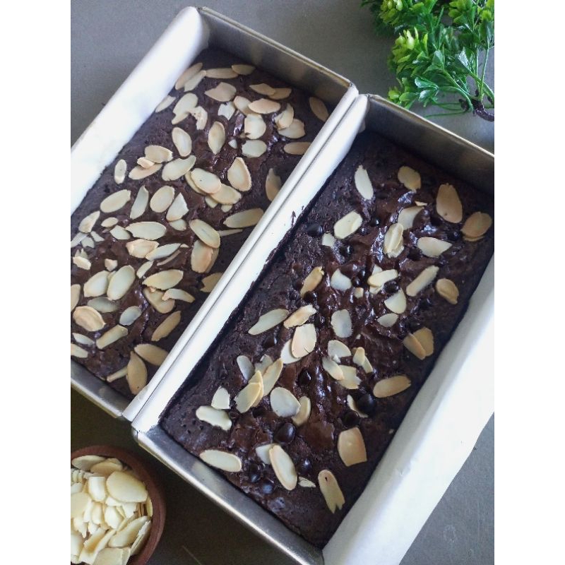 

BUY 1 GET 1 Fudgy brownies dark Chocolate by leuk&co