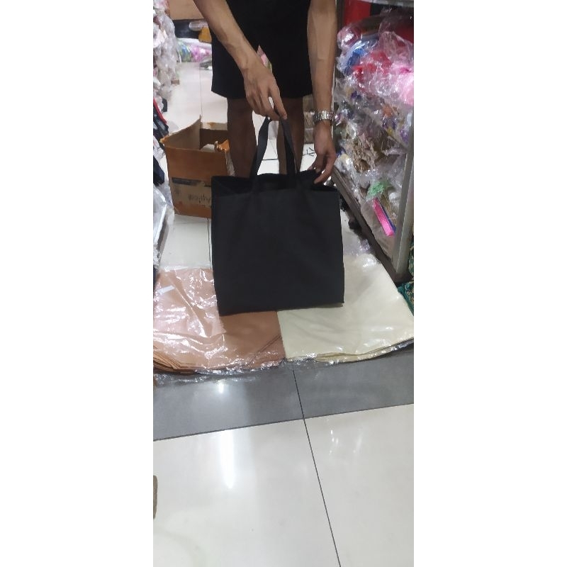 

tas spunbond bento besar ukuran 37*20*35 isi 12 pcs terlaris dan termurah