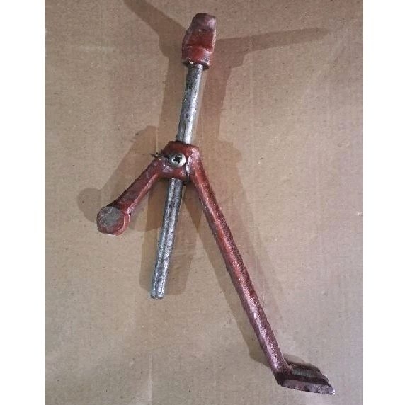 Stang Gas / Governor Fork Assy DD195/Ratna 14