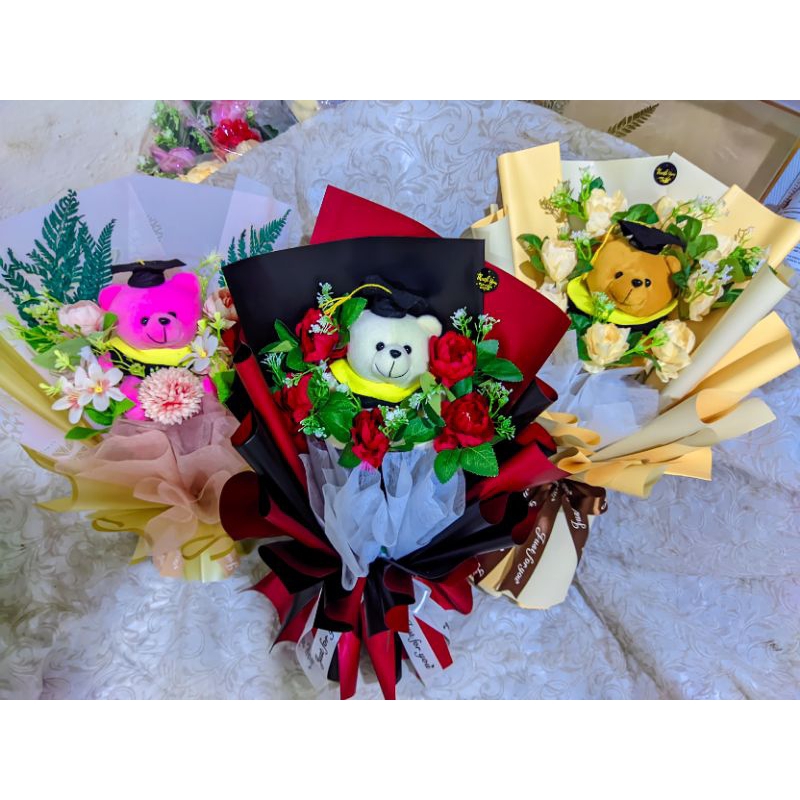 

bucket boneka wisuda