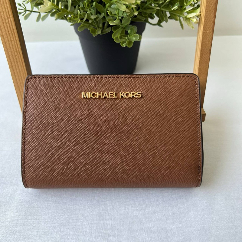 MK Jet Set Travel Medium Bifold Wallet 13x9